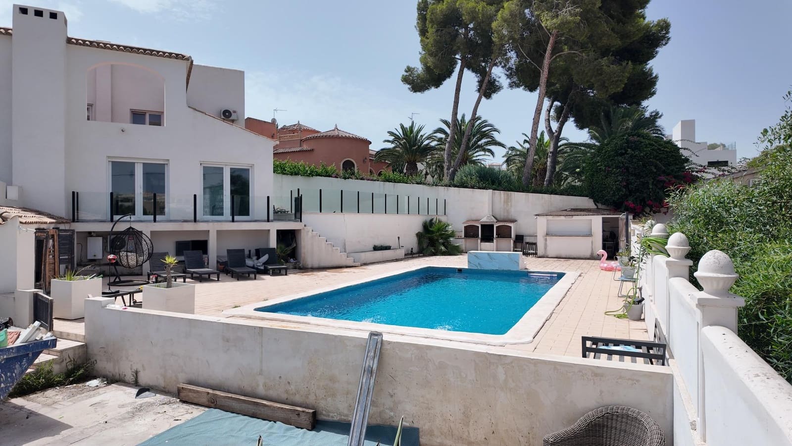 6 soveværelse Rækkehus til salg i Filipinas med swimmingpool garage - € 695.000 (Ref: 9966669)