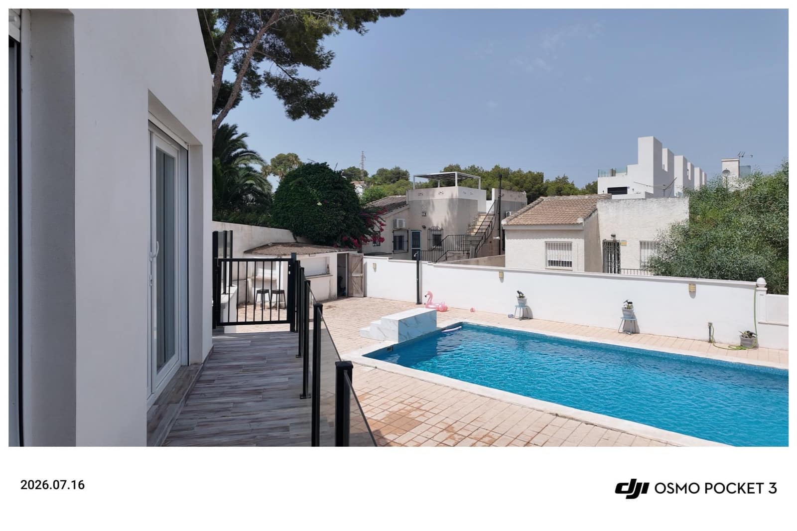 6 soveværelse Rækkehus til salg i Filipinas med swimmingpool garage - € 695.000 (Ref: 9966669)