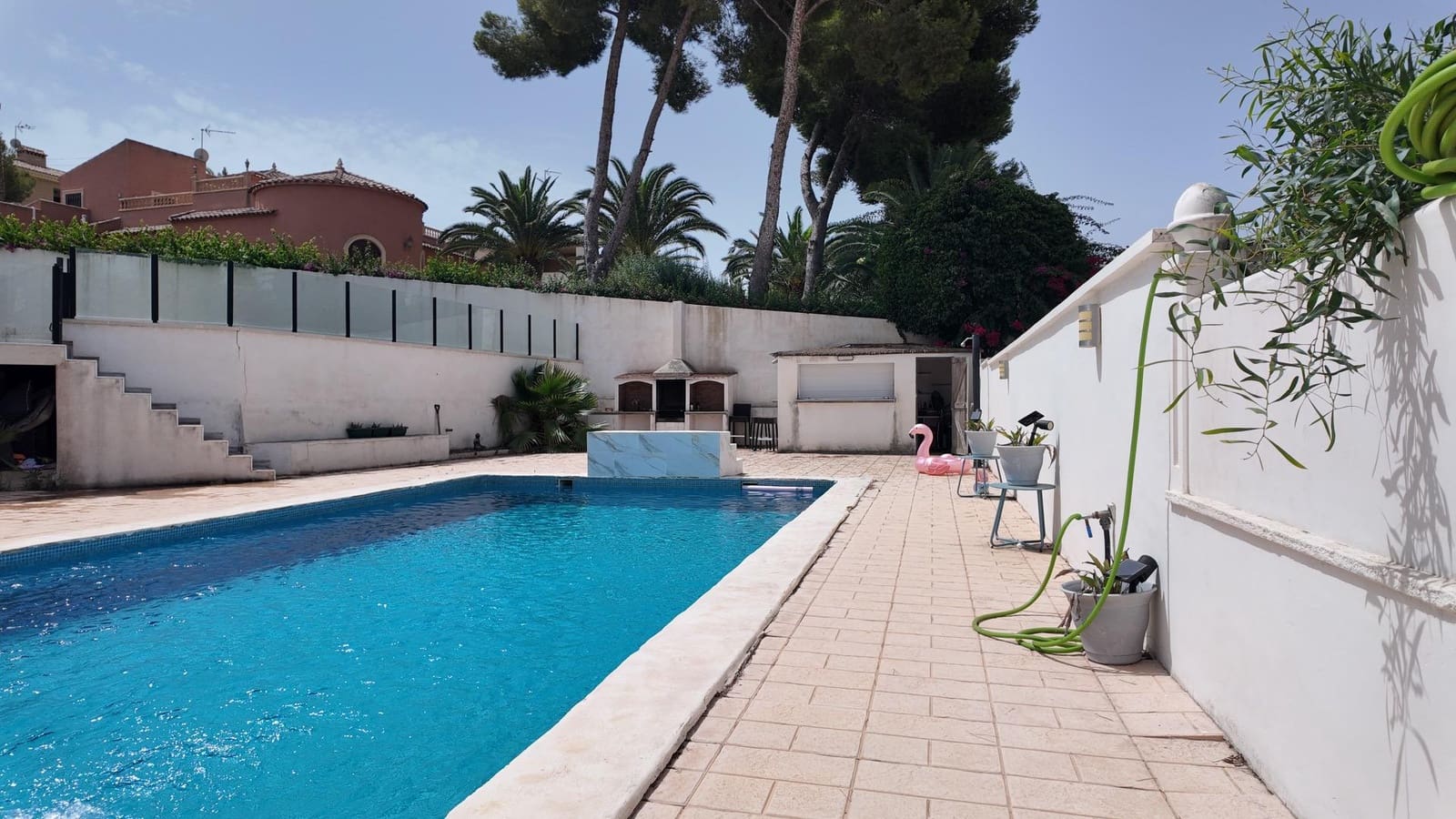 6 soveværelse Rækkehus til salg i Filipinas med swimmingpool garage - € 695.000 (Ref: 9966669)