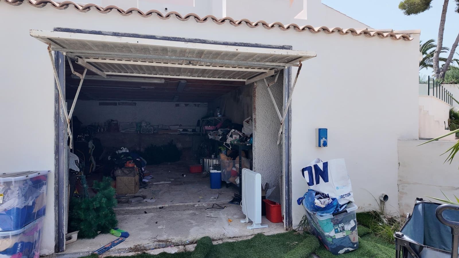 6 soveværelse Rækkehus til salg i Filipinas med swimmingpool garage - € 695.000 (Ref: 9966669)