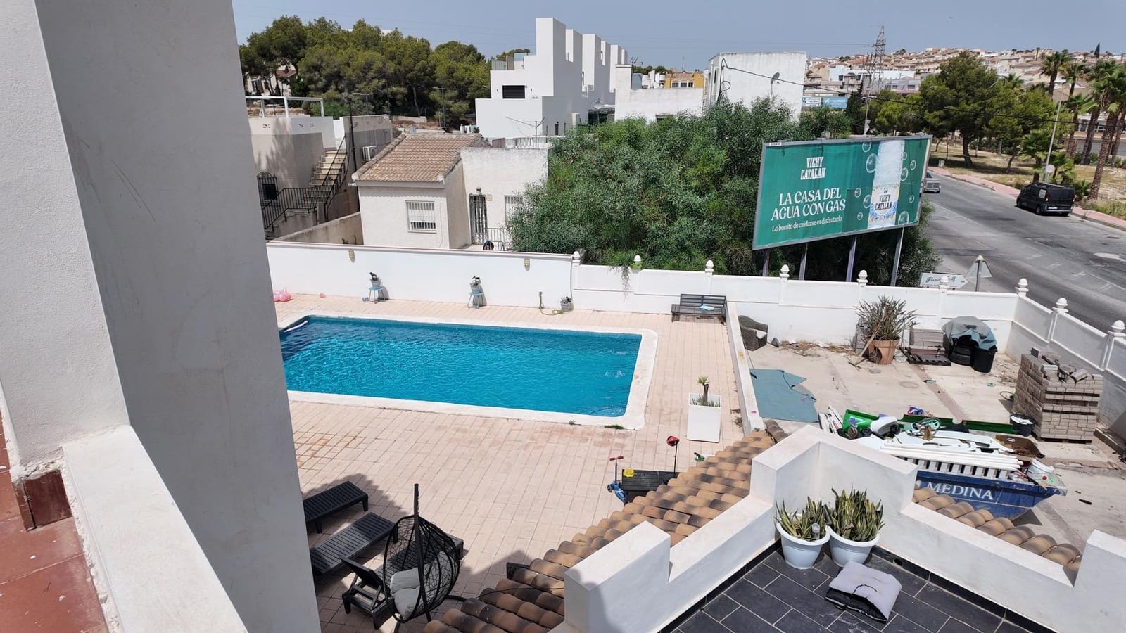 6 soveværelse Rækkehus til salg i Filipinas med swimmingpool garage - € 695.000 (Ref: 9966669)