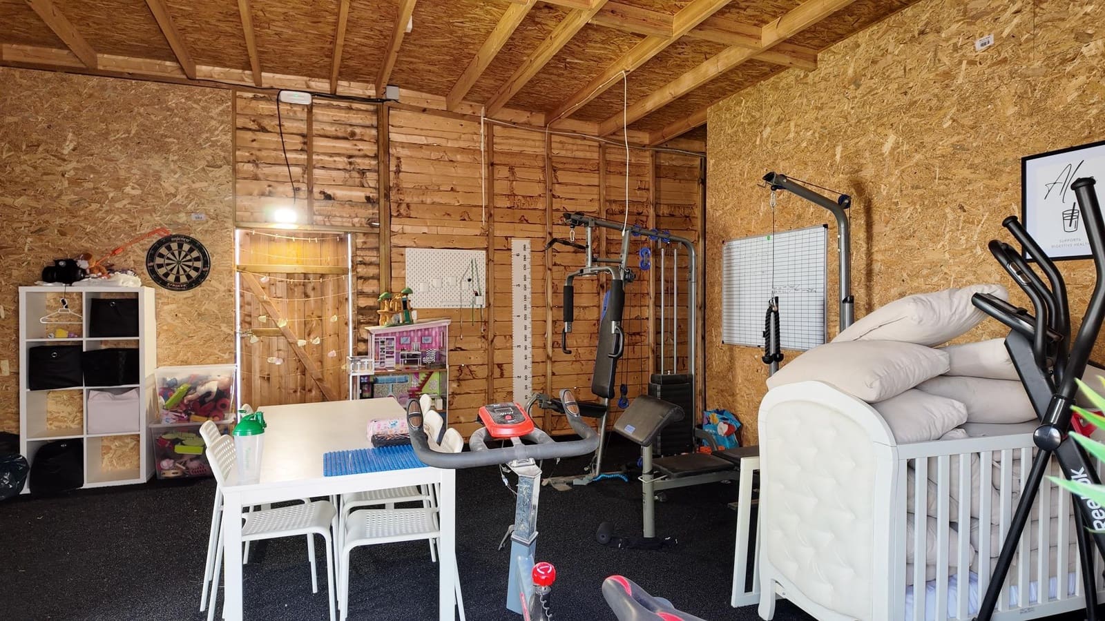 6 soveværelse Rækkehus til salg i Filipinas med swimmingpool garage - € 695.000 (Ref: 9966669)