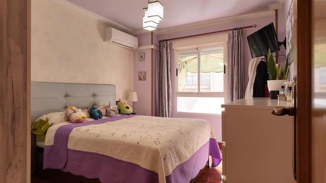 4 bedroom Apartment for sale in Santa Pola - € 249,000 (Ref: 9990734)