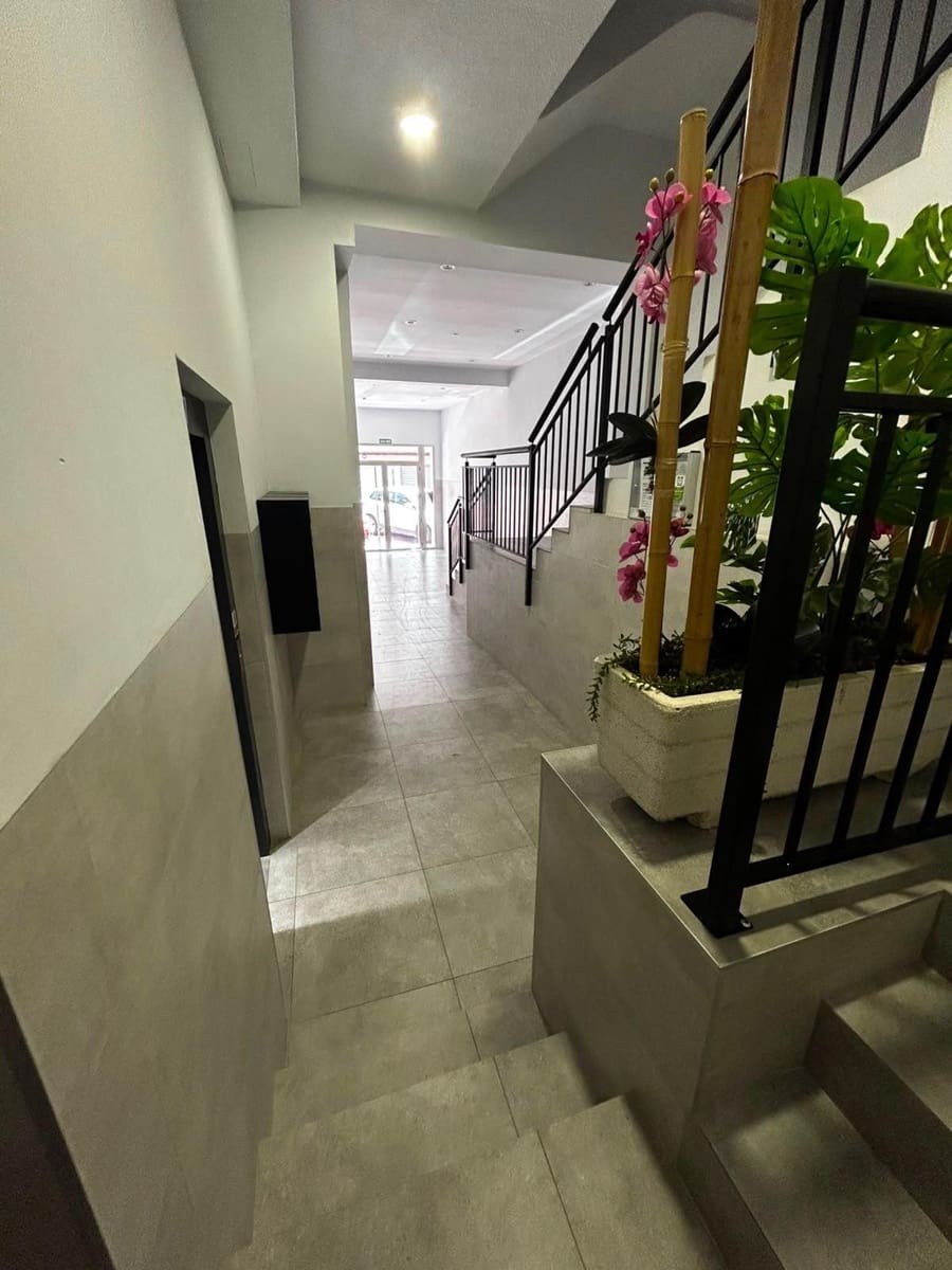 4 bedroom Apartment for sale in Santa Pola - € 249,000 (Ref: 9990734)