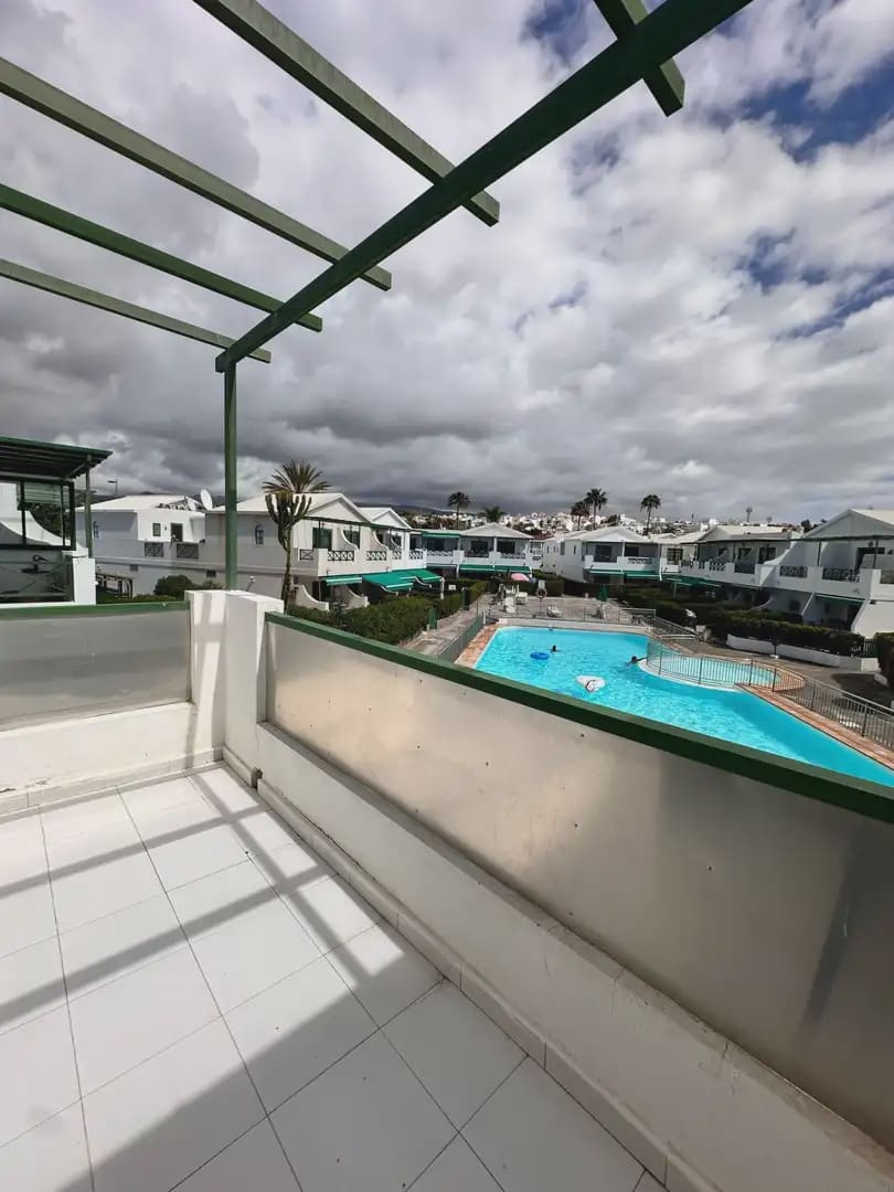 Bungalow de 2 chambres à louer à San Bartolome de Tirajana avec piscine - 1 000 € (Ref: 10001002)
