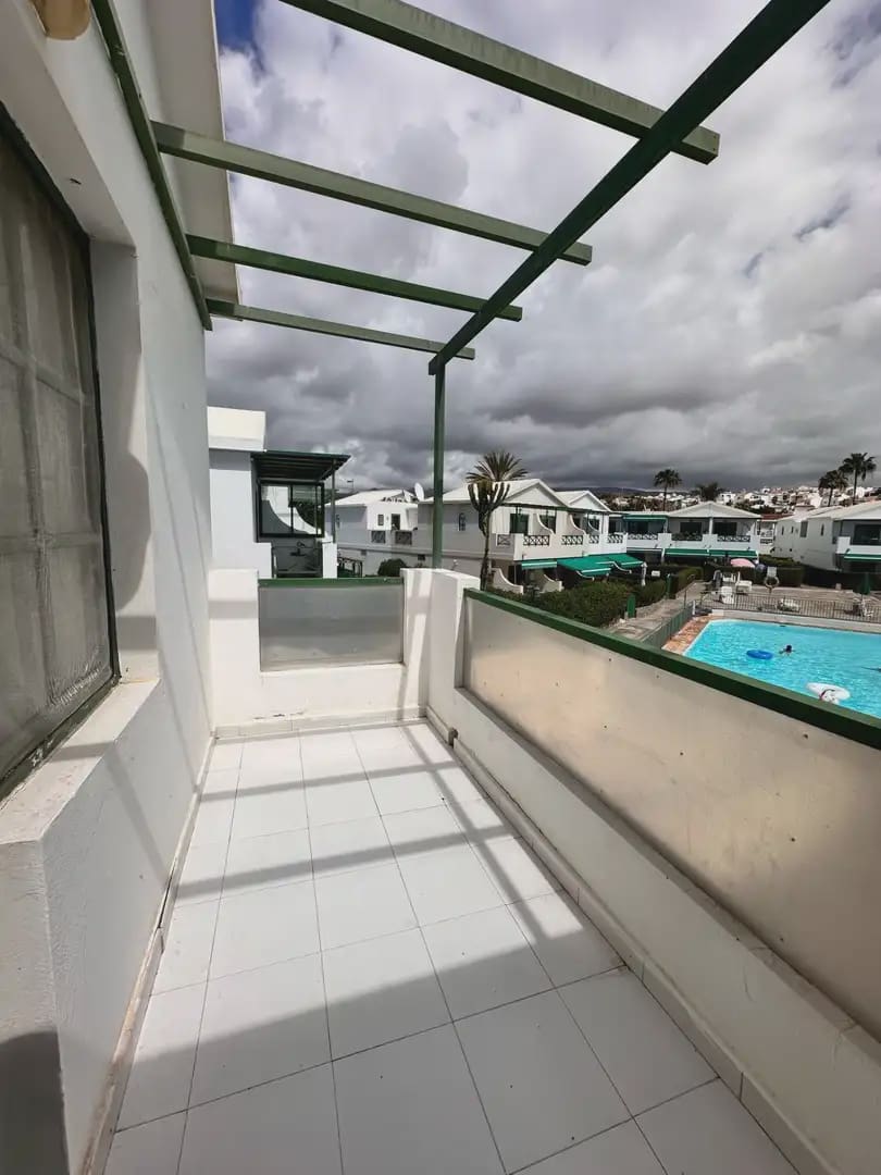 Bungalow de 2 chambres à louer à San Bartolome de Tirajana avec piscine - 1 000 € (Ref: 10001002)