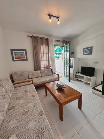 Bungalow de 2 chambres à louer à Campo Internacional, San Bartolomé de Tirajana - 1 000 € (Ref: 10001002)