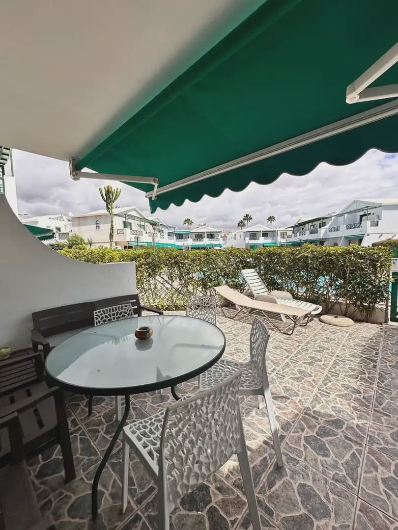 Bungalow de 2 chambres à louer à San Bartolome de Tirajana avec piscine - 1 000 € (Ref: 10001002)