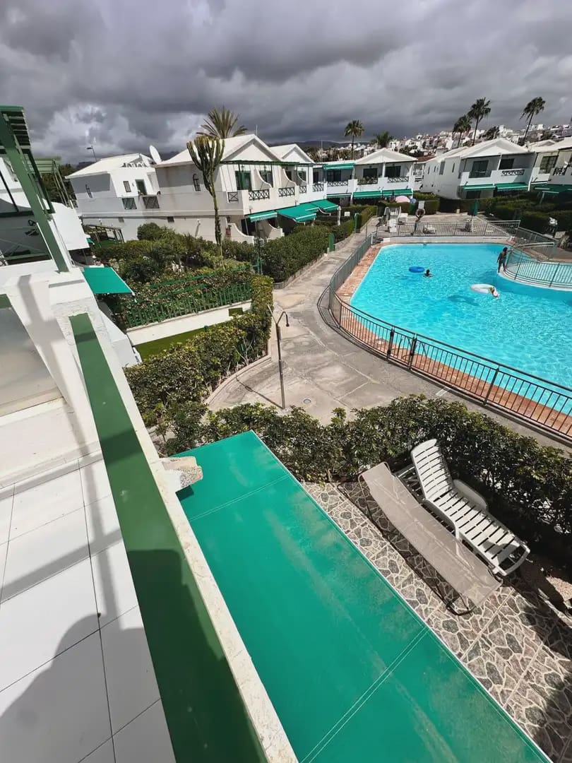 Bungalow de 2 chambres à louer à San Bartolome de Tirajana avec piscine - 1 000 € (Ref: 10001002)