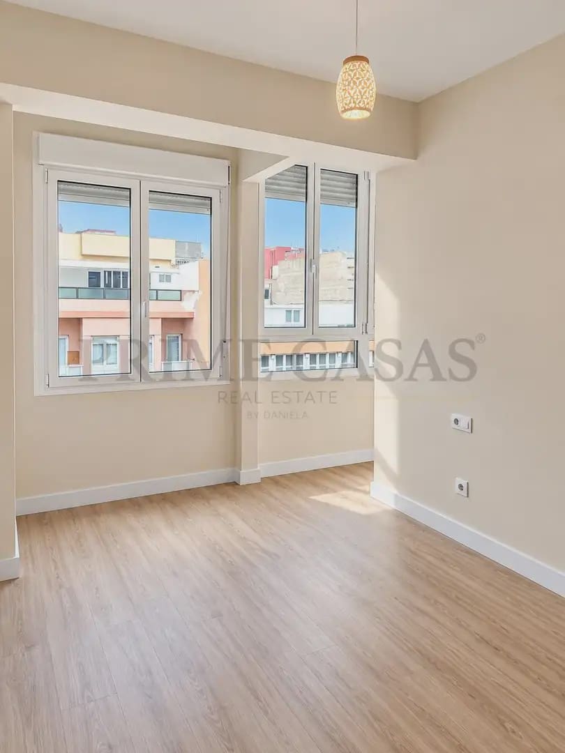 3 soveværelse Lejlighed til salg i Las Palmas de Gran Canaria - € 339.000 (Ref: 10057689)