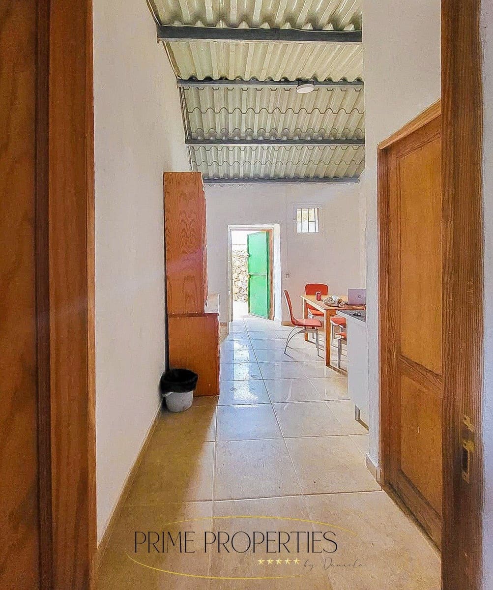 1 soverom Finca/Herregård til salgs i San Bartolome de Tirajana med garasje - € 60 000 (Ref: 9537801)