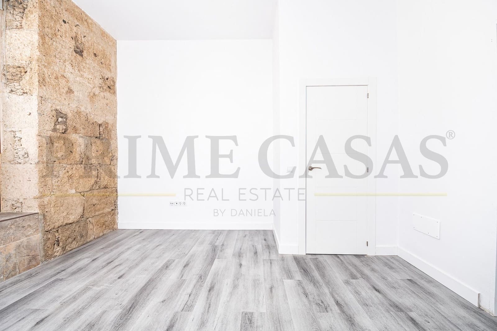 6 soverom Loft til salgs i Las Palmas de Gran Canaria - € 350 000 (Ref: 9537805)