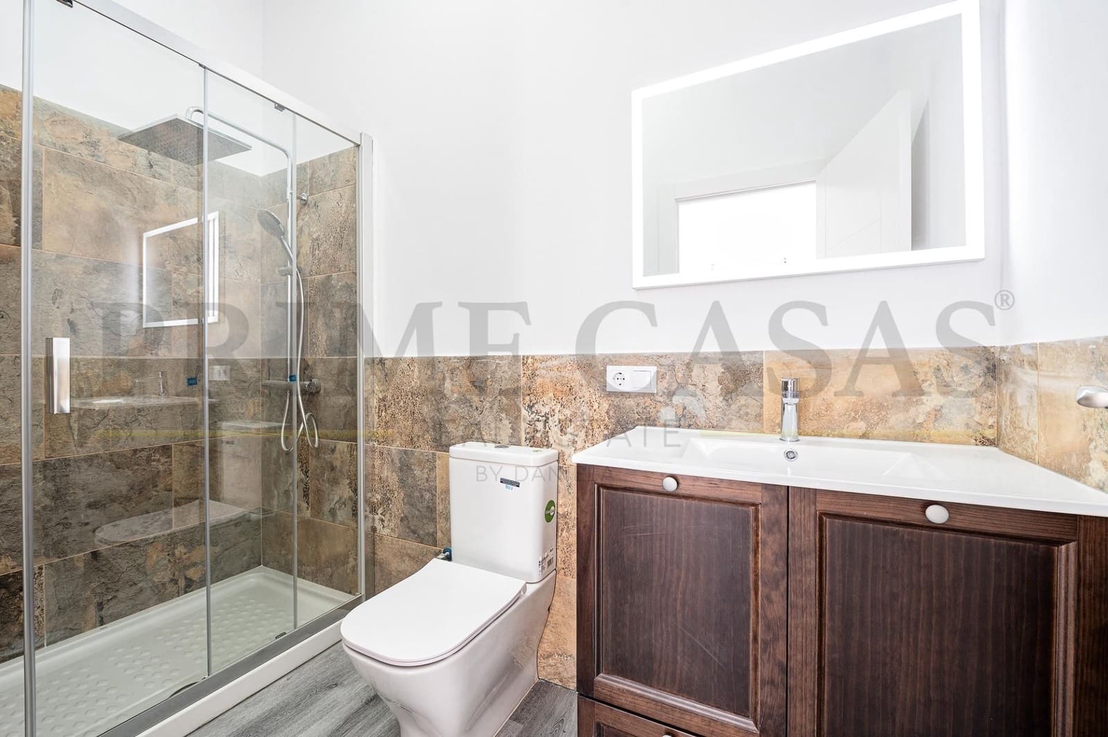 6 soverom Loft til salgs i Las Palmas de Gran Canaria - € 350 000 (Ref: 9537805)