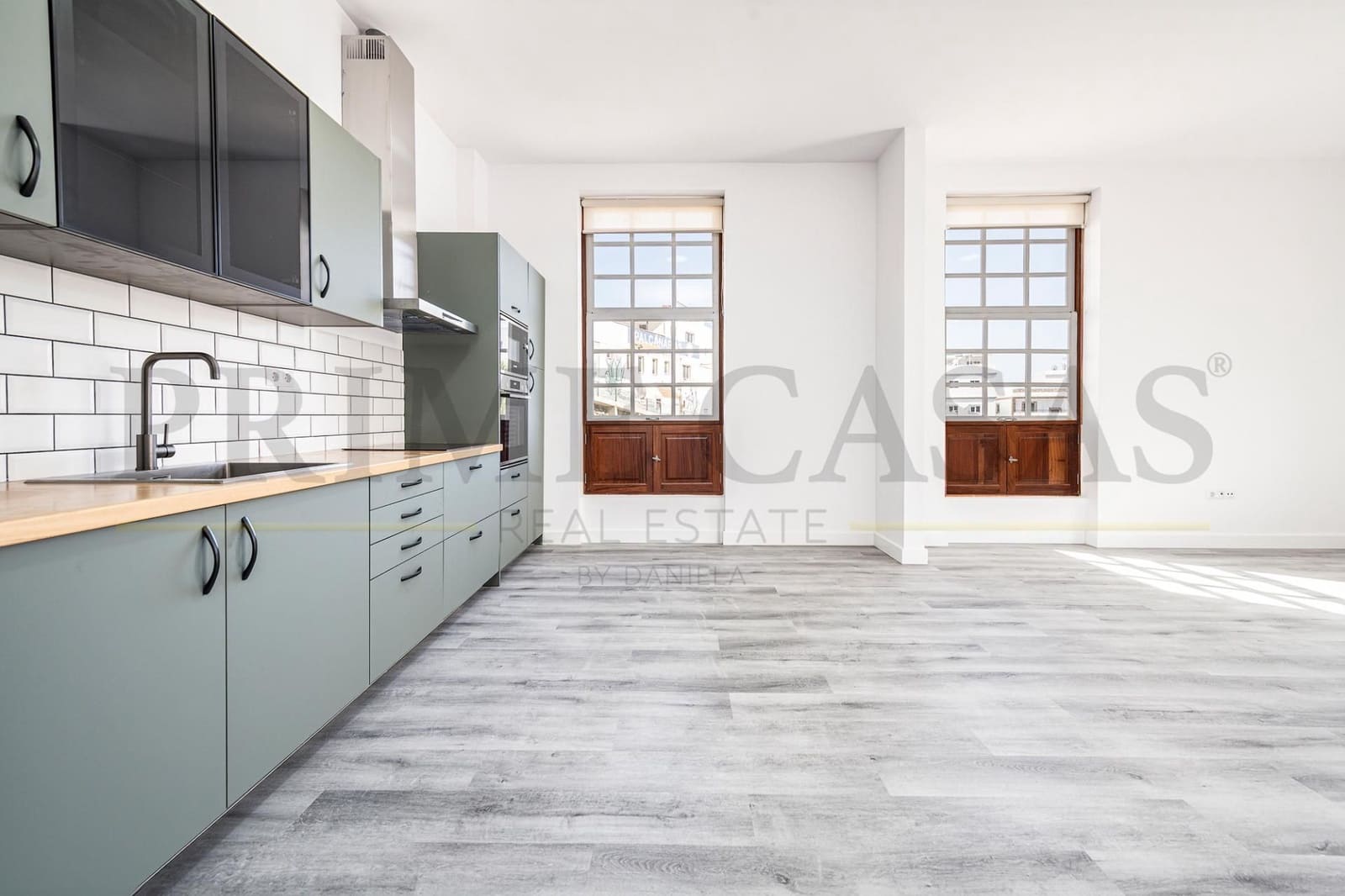 6 soverom Loft til salgs i Las Palmas de Gran Canaria - € 350 000 (Ref: 9537805)