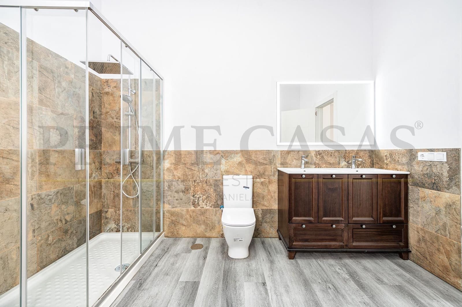 6 soverom Loft til salgs i Las Palmas de Gran Canaria - € 350 000 (Ref: 9537805)