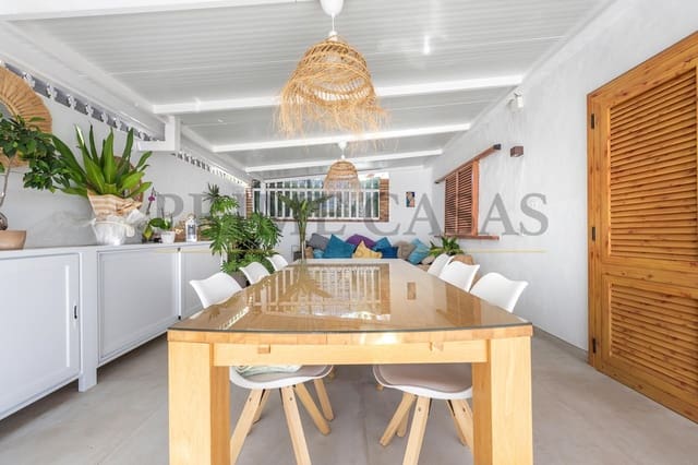 3 soverom Villa til salgs i Playa del Inglés, San Bartolomé de Tirajana med svømmebasseng garasje - € 1 200 000 (Ref: 9537808)