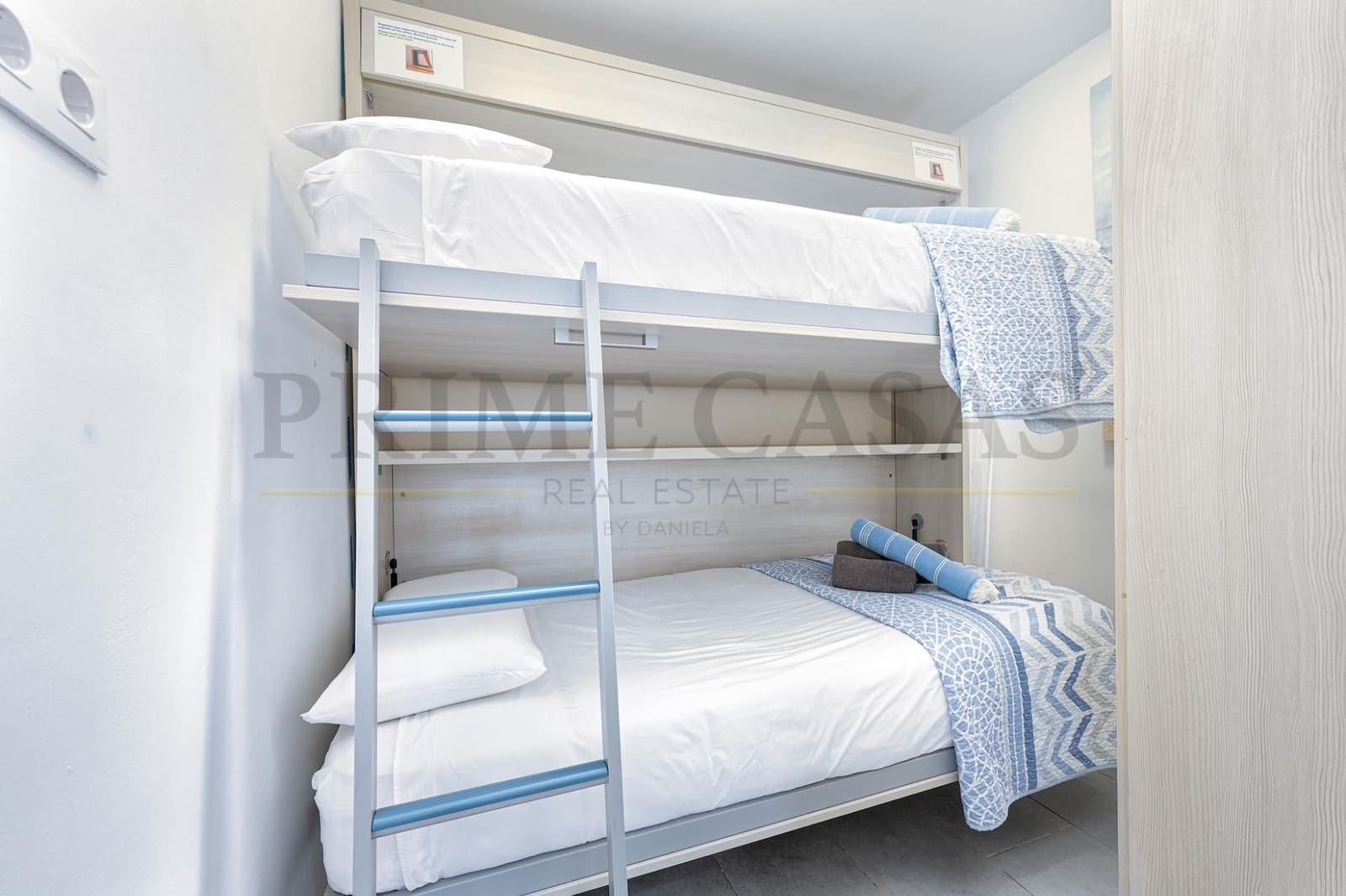 2 slaapkamer Bungalow te koop in San Bartolome de Tirajana met zwembad - € 450.000 (Ref: 9537809)