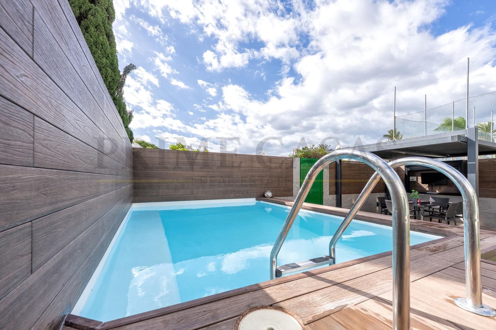 2 slaapkamer Bungalow te koop in San Bartolome de Tirajana met zwembad - € 450.000 (Ref: 9537809)