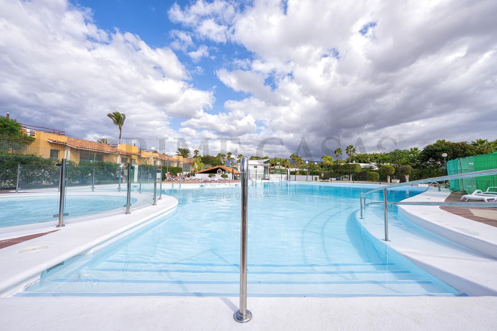 2 slaapkamer Bungalow te koop in San Bartolome de Tirajana met zwembad - € 450.000 (Ref: 9537809)