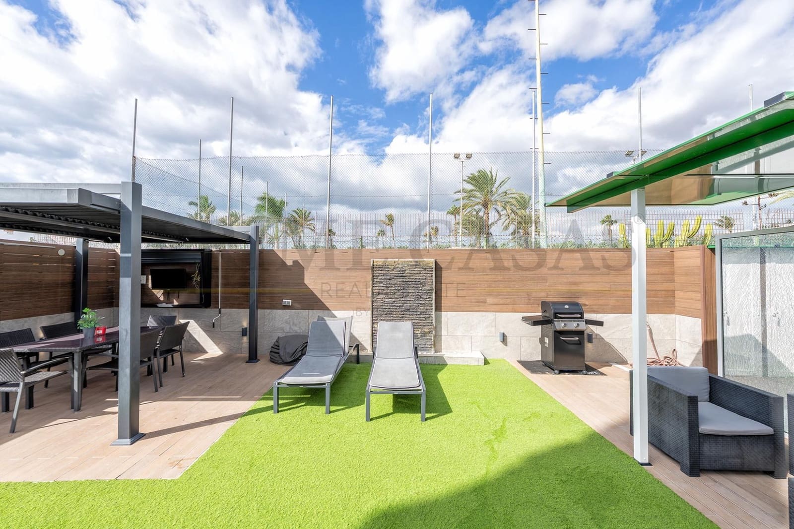 2 slaapkamer Bungalow te koop in San Bartolome de Tirajana met zwembad - € 450.000 (Ref: 9537809)