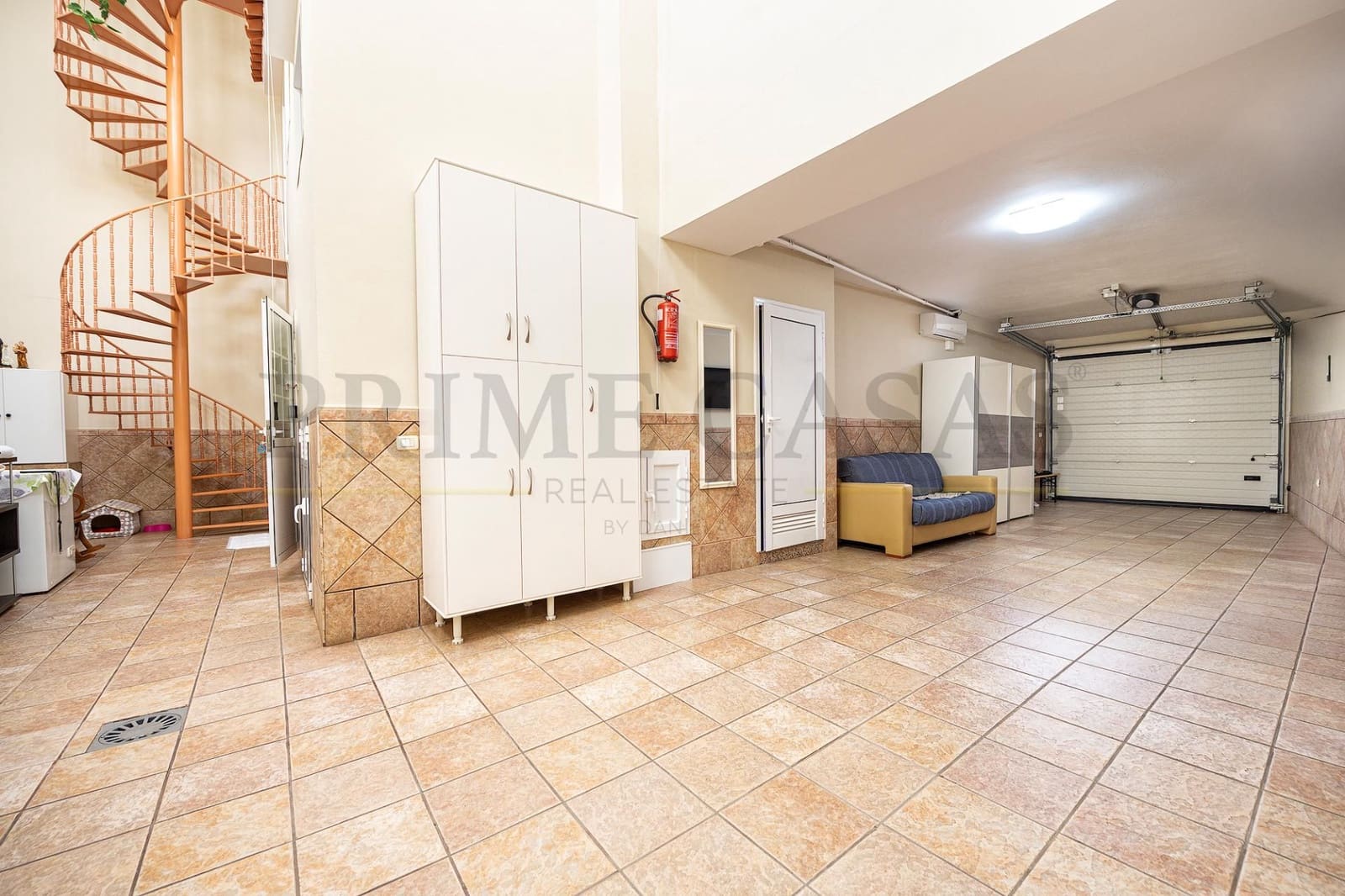 4 sypialnia Dom blizniak na sprzedaż w Santa Lucia de Tirajana z garażem - 380 000 € (Ref: 9537810)