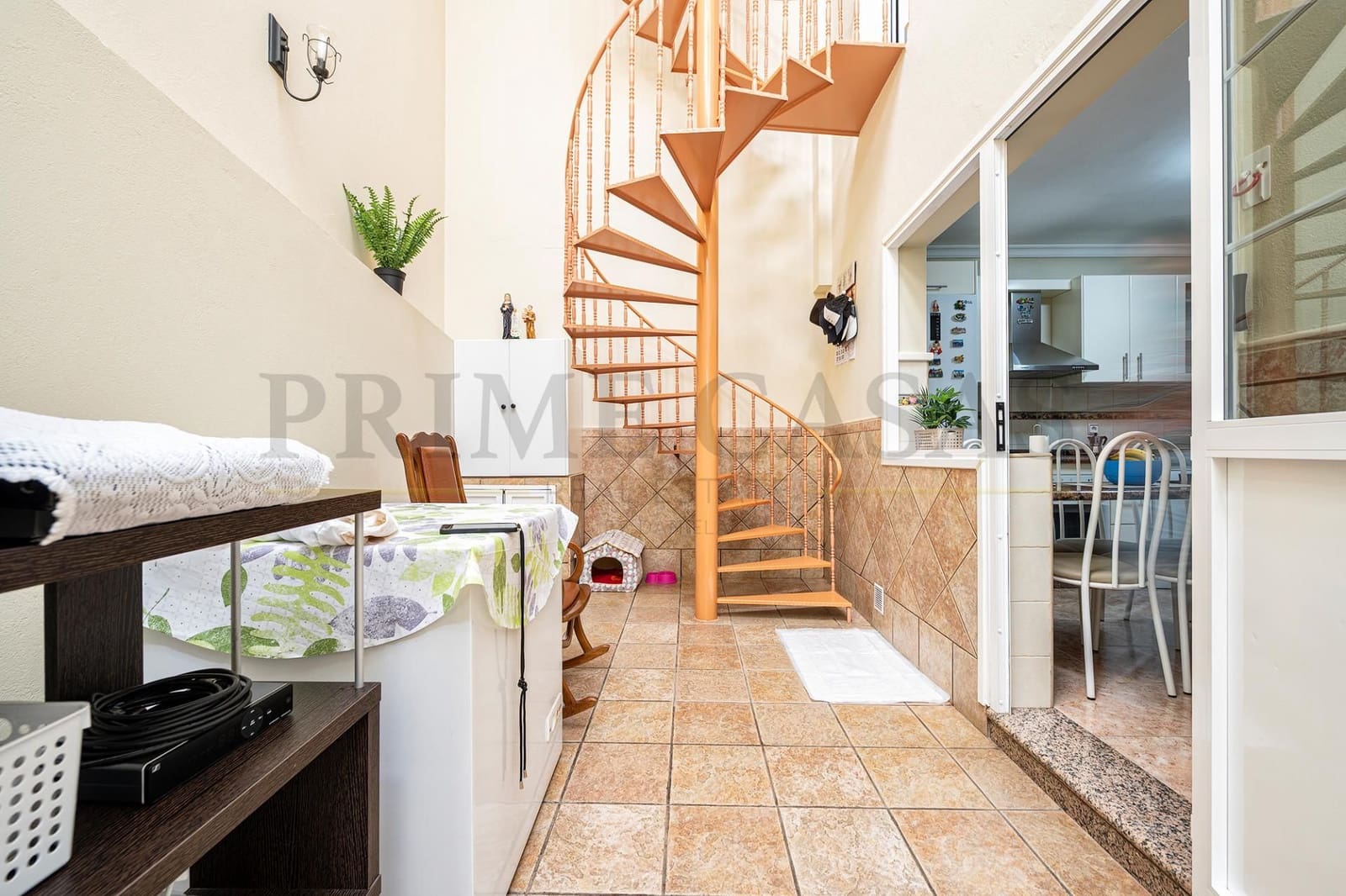 4 sypialnia Dom blizniak na sprzedaż w Santa Lucia de Tirajana z garażem - 380 000 € (Ref: 9537810)