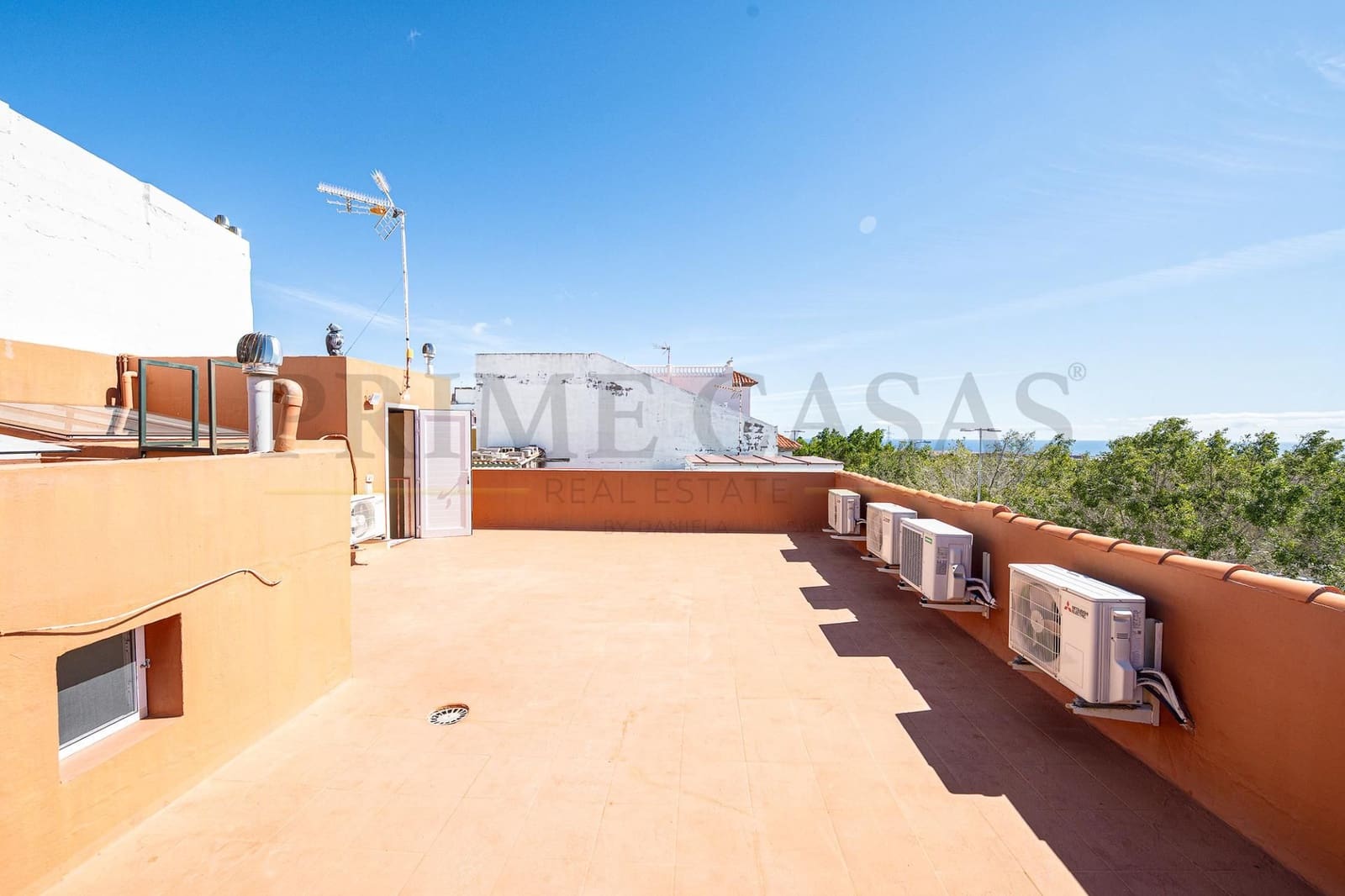 4 sypialnia Dom blizniak na sprzedaż w Santa Lucia de Tirajana z garażem - 380 000 € (Ref: 9537810)