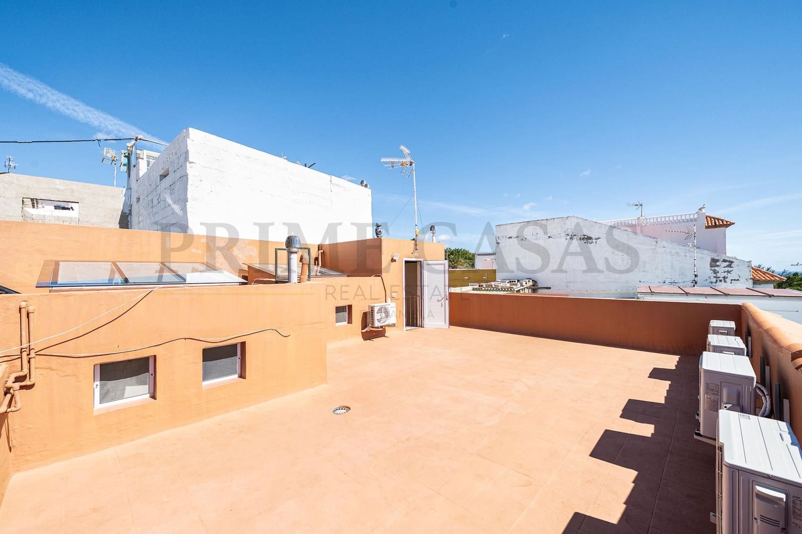 4 sypialnia Dom blizniak na sprzedaż w Santa Lucia de Tirajana z garażem - 380 000 € (Ref: 9537810)