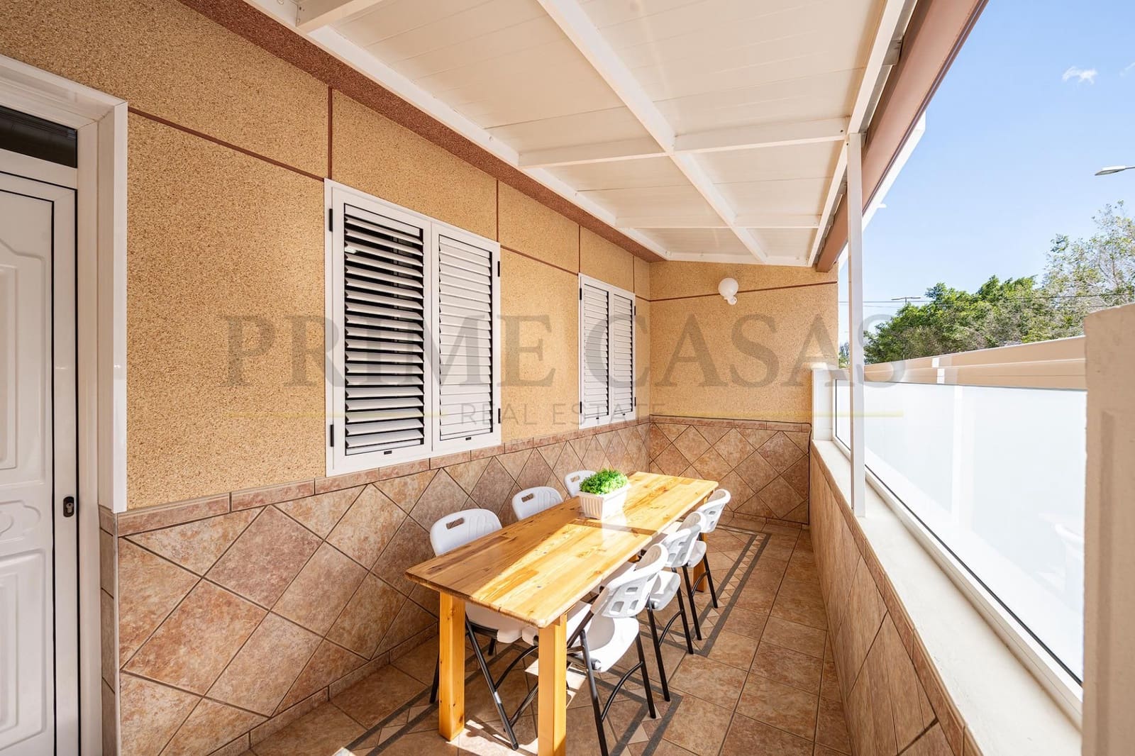 4 sypialnia Dom blizniak na sprzedaż w Santa Lucia de Tirajana z garażem - 380 000 € (Ref: 9537810)