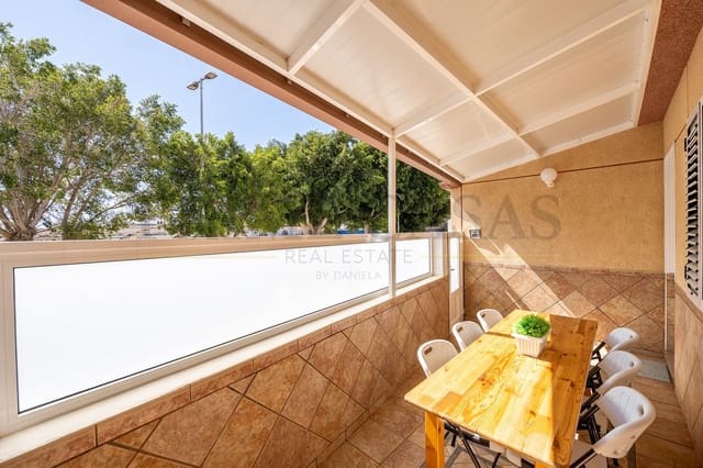 4 sypialnia Dom blizniak na sprzedaż w Vecindario, Santa Lucía de Tirajana z garażem - 380 000 € (Ref: 9537810)