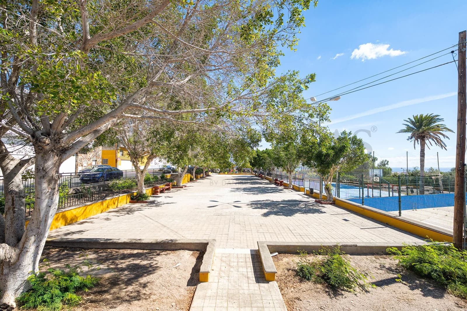 4 sypialnia Dom blizniak na sprzedaż w Santa Lucia de Tirajana z garażem - 380 000 € (Ref: 9537810)