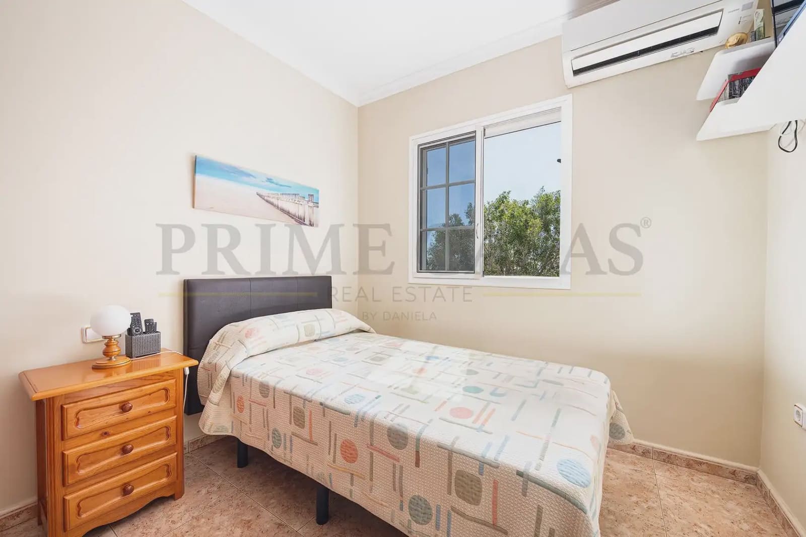 4 bedroom Semi-detached Villa for sale in San Bartolome de Tirajana with garage - € 370,000 (Ref: 9537810)