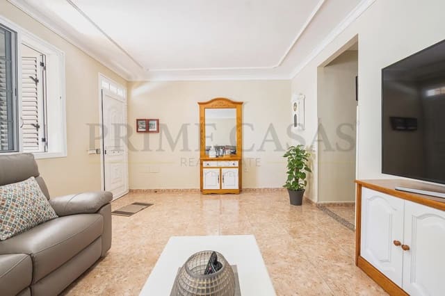 Pareado de 4 habitaciones en Vecindario, Santa Lucía de Tirajana en venta con garaje - 370.000 € (Ref: 9537810)