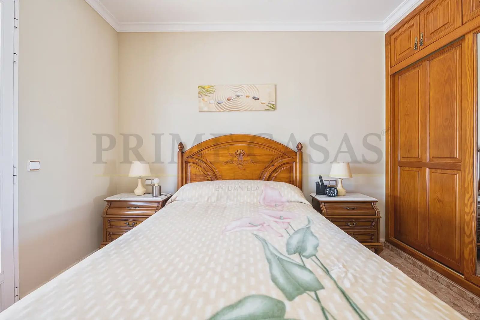4 bedroom Semi-detached Villa for sale in San Bartolome de Tirajana with garage - € 370,000 (Ref: 9537810)