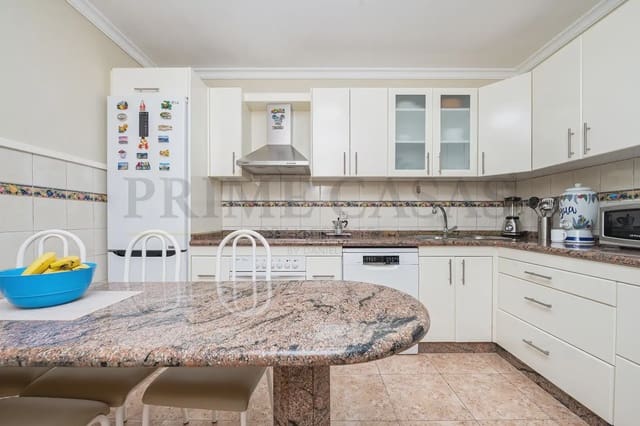 Pareado de 4 habitaciones en Vecindario, Santa Lucía de Tirajana en venta con garaje - 370.000 € (Ref: 9537810)