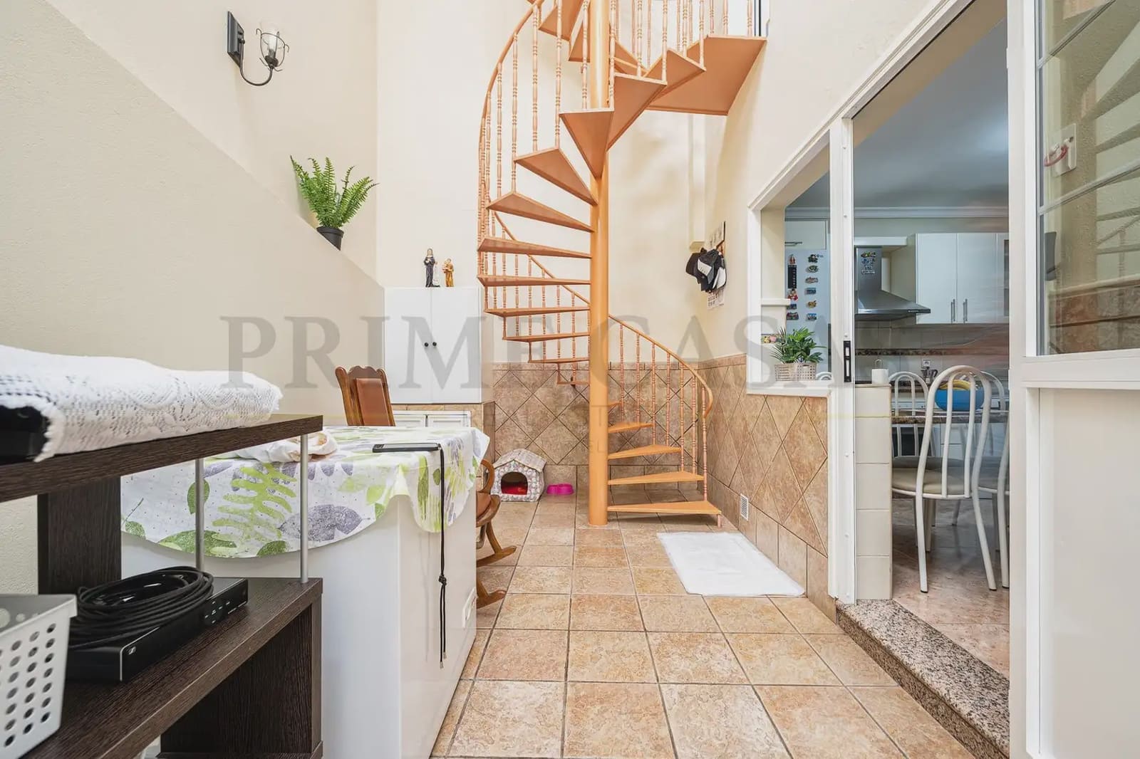 4 bedroom Semi-detached Villa for sale in San Bartolome de Tirajana with garage - € 370,000 (Ref: 9537810)