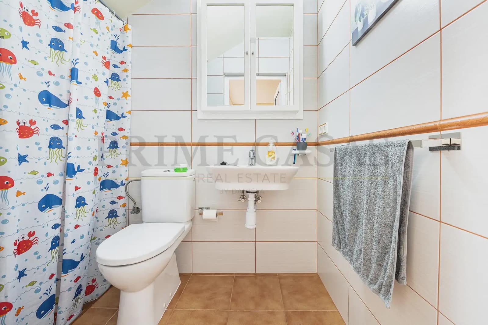 4 bedroom Semi-detached Villa for sale in San Bartolome de Tirajana with garage - € 370,000 (Ref: 9537810)