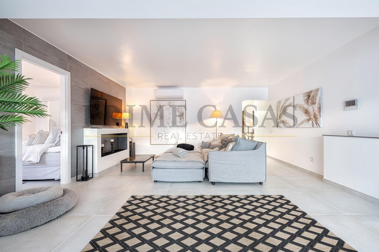 3 slaapkamer Bungalow te koop in San Bartolome de Tirajana met zwembad - € 1.390.000 (Ref: 9540657)