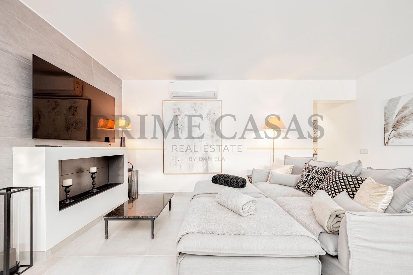 3 slaapkamer Bungalow te koop in San Bartolome de Tirajana met zwembad - € 1.390.000 (Ref: 9540657)