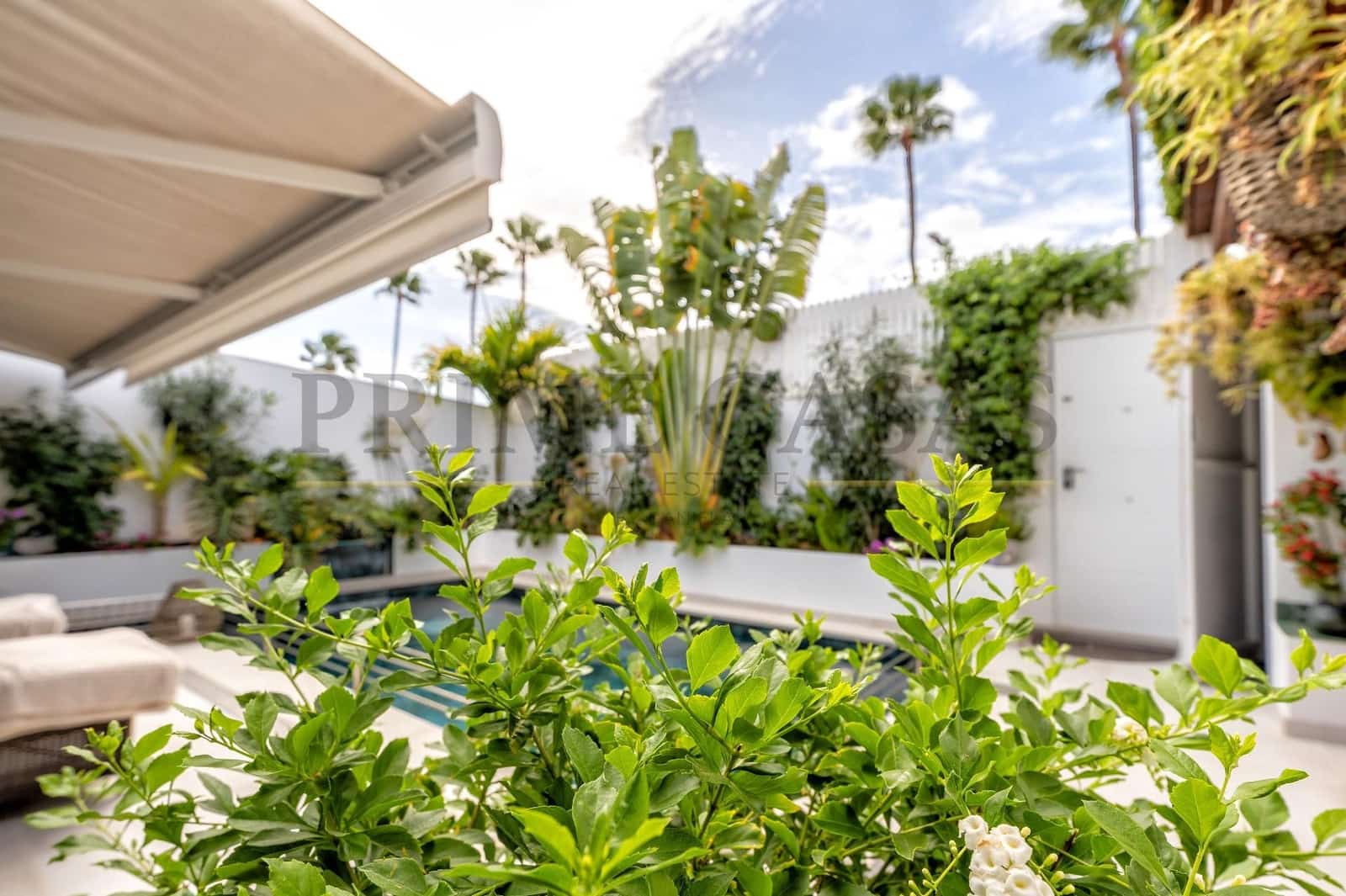 3 slaapkamer Bungalow te koop in San Bartolome de Tirajana met zwembad - € 1.390.000 (Ref: 9540657)