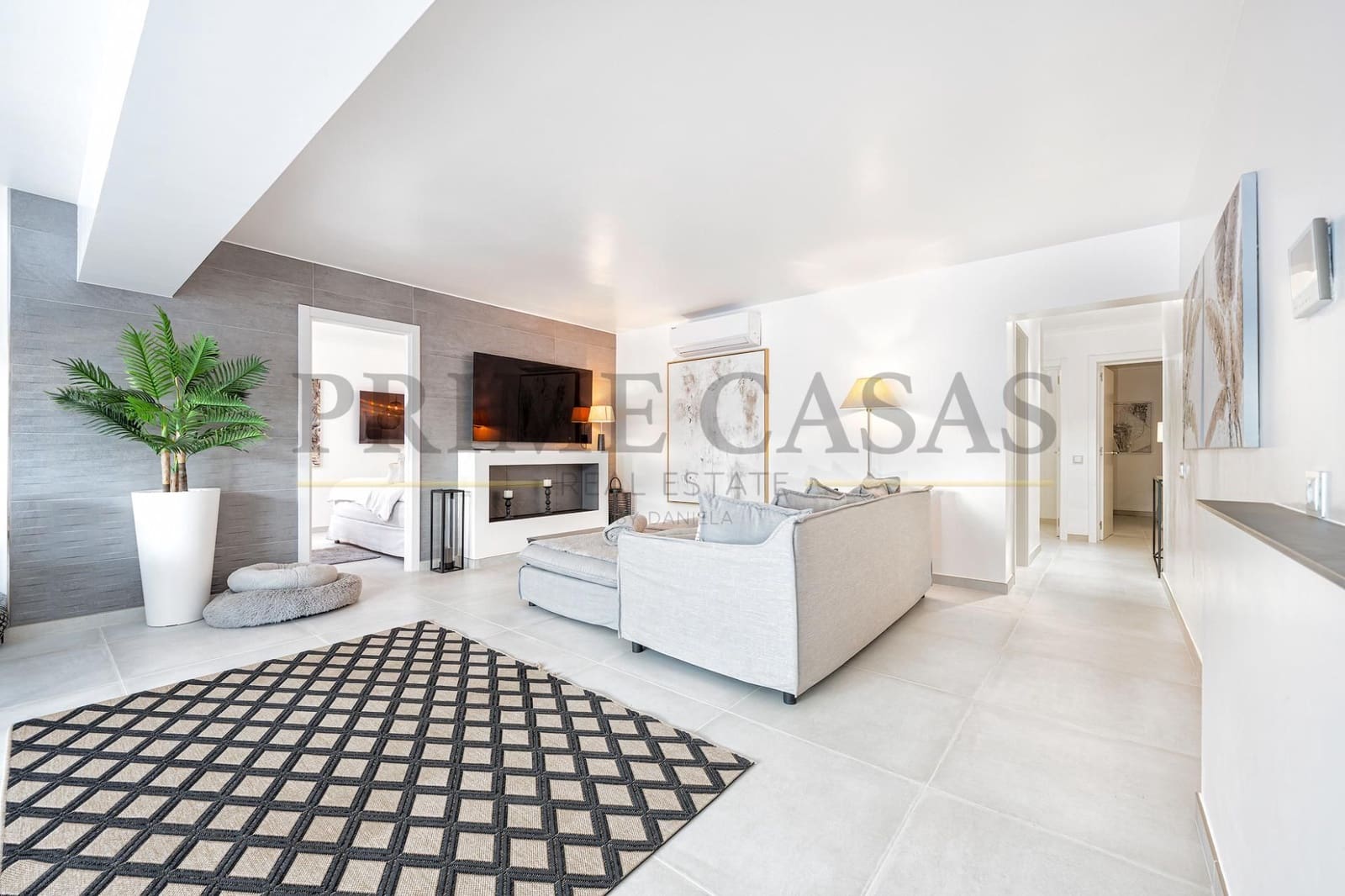 3 slaapkamer Bungalow te koop in San Bartolome de Tirajana met zwembad - € 1.390.000 (Ref: 9540657)