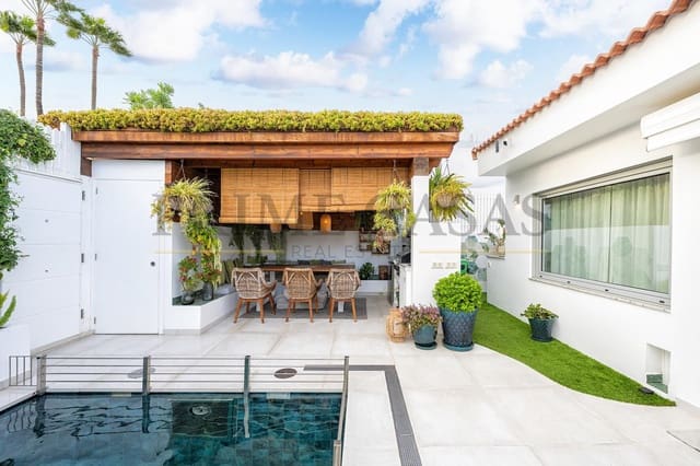 3 slaapkamer Bungalow te koop in Playa del Inglés, San Bartolomé de Tirajana met zwembad - € 1.390.000 (Ref: 9540657)