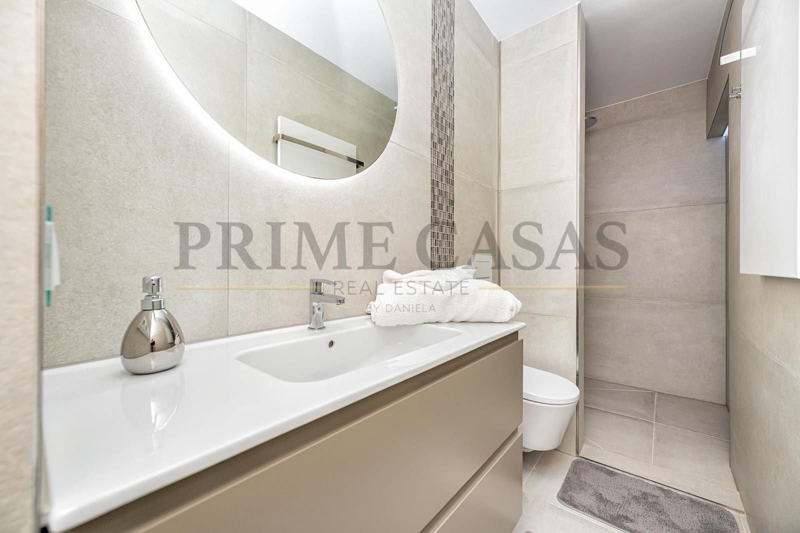 3 slaapkamer Bungalow te koop in San Bartolome de Tirajana met zwembad - € 1.390.000 (Ref: 9540657)