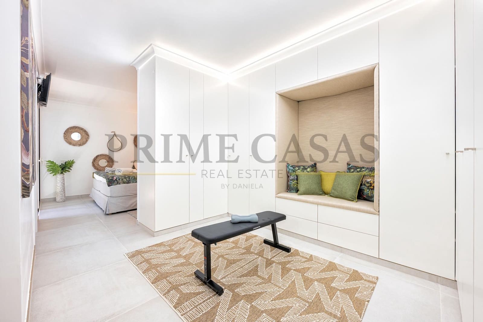 3 slaapkamer Bungalow te koop in San Bartolome de Tirajana met zwembad - € 1.390.000 (Ref: 9540657)