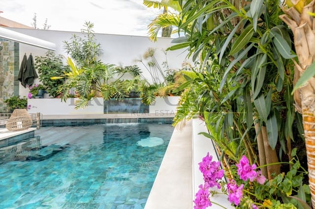 3 slaapkamer Bungalow te koop in Playa del Inglés, San Bartolomé de Tirajana met zwembad - € 1.390.000 (Ref: 9540657)