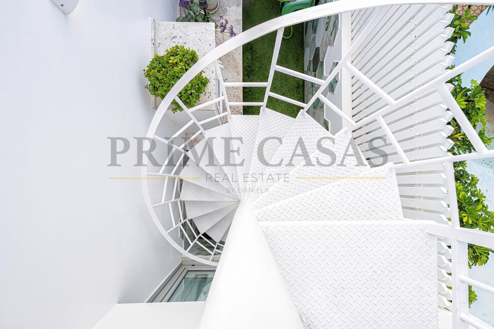 3 slaapkamer Bungalow te koop in San Bartolome de Tirajana met zwembad - € 1.390.000 (Ref: 9540657)