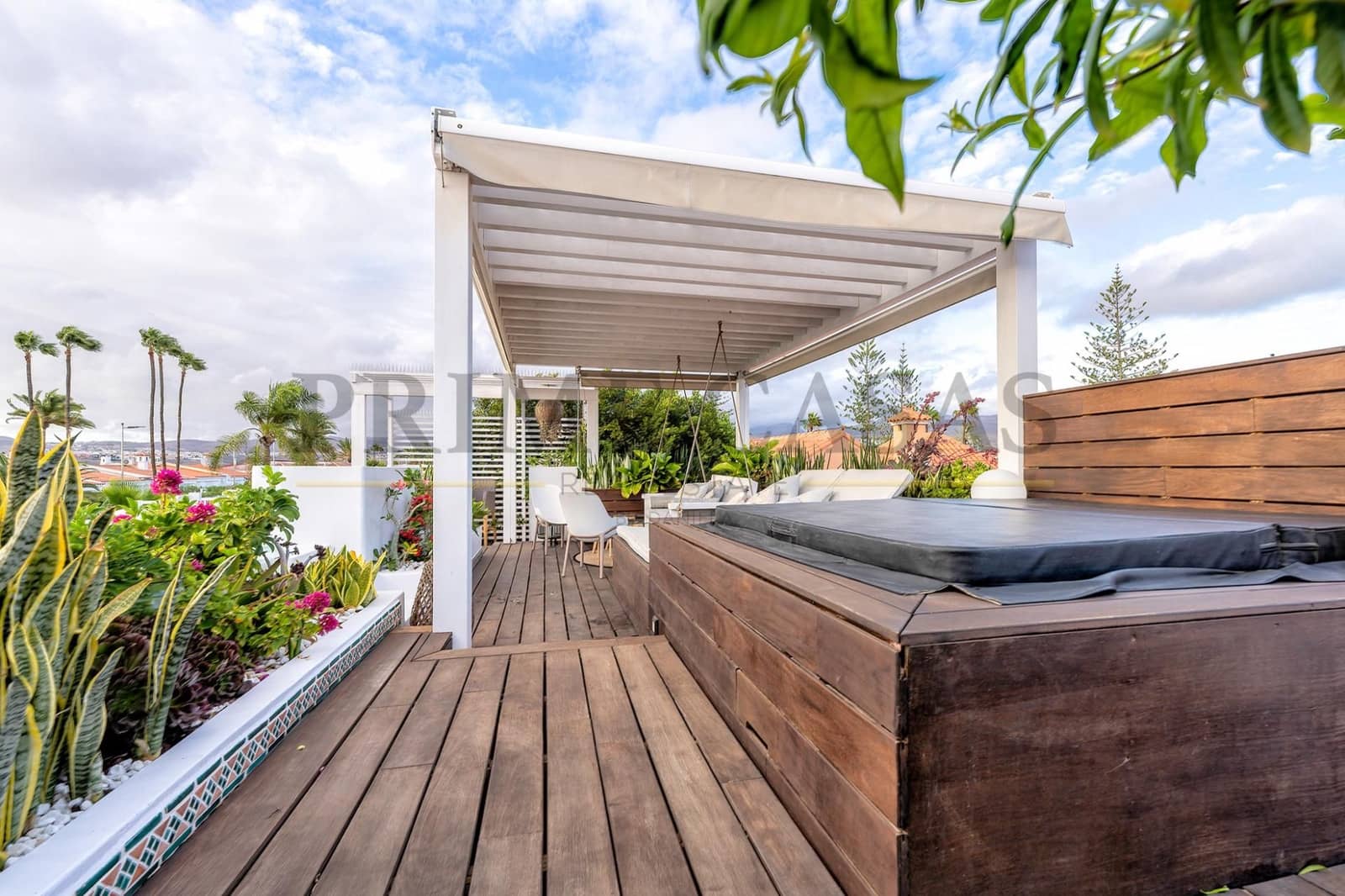 3 slaapkamer Bungalow te koop in San Bartolome de Tirajana met zwembad - € 1.390.000 (Ref: 9540657)