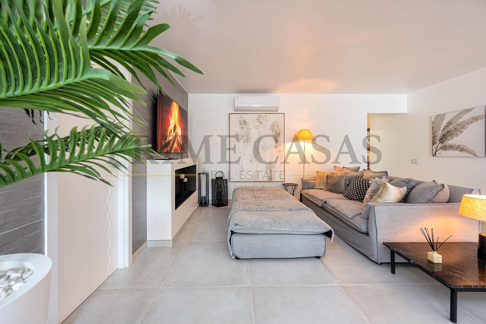 3 slaapkamer Bungalow te koop in San Bartolome de Tirajana met zwembad - € 1.390.000 (Ref: 9540657)