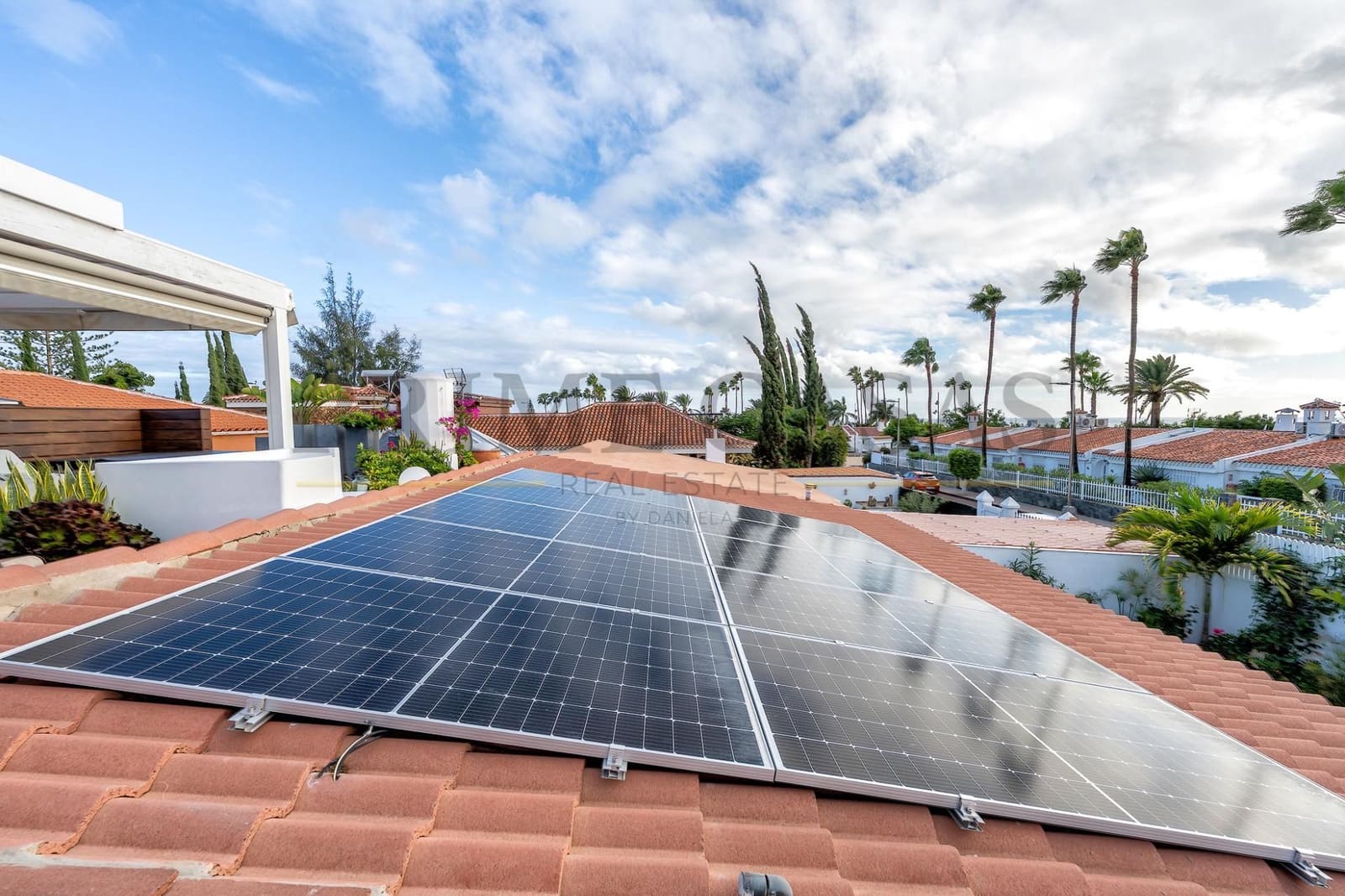 3 slaapkamer Bungalow te koop in San Bartolome de Tirajana met zwembad - € 1.390.000 (Ref: 9540657)