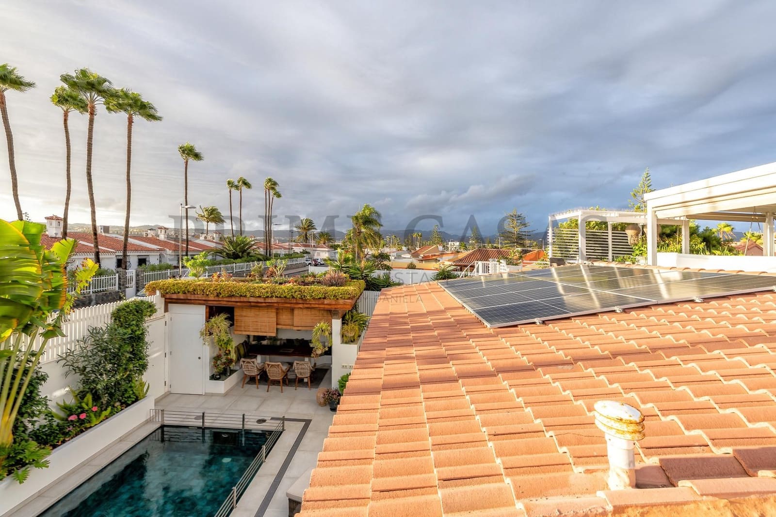 3 slaapkamer Bungalow te koop in San Bartolome de Tirajana met zwembad - € 1.390.000 (Ref: 9540657)